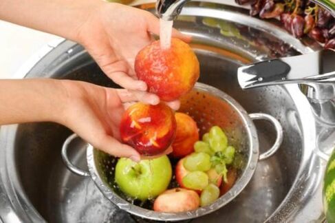 清洗水果以防止体内寄生虫的出现